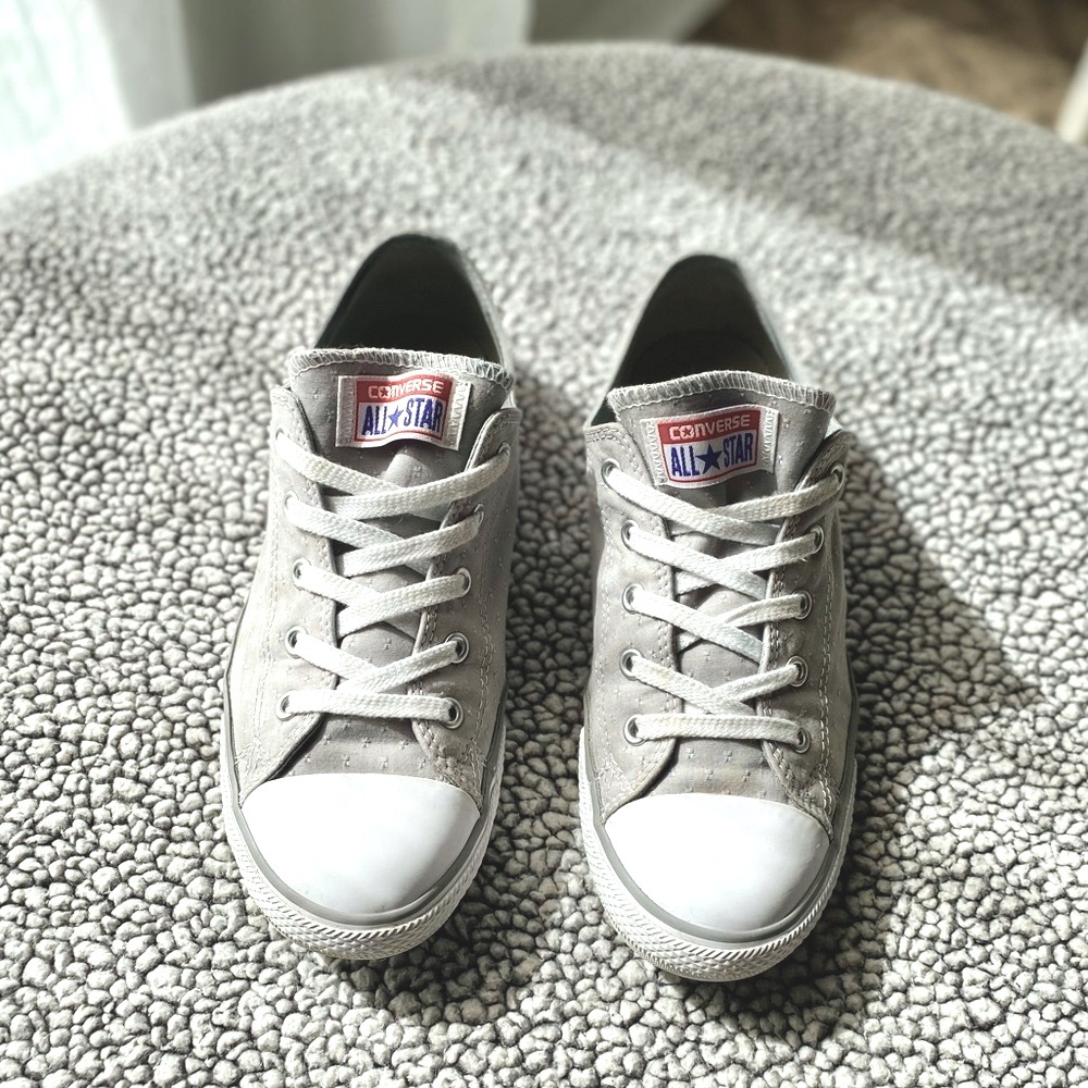 Converse Women’s Light Grey Stitched Pattern Shoe